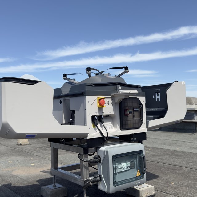 DJI Dock automata drónállomás ipari környezetben