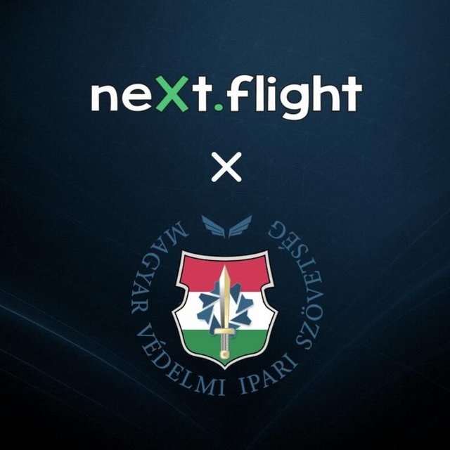 neXt flight és a Magyar Védelmiipari Szövetség emblémái